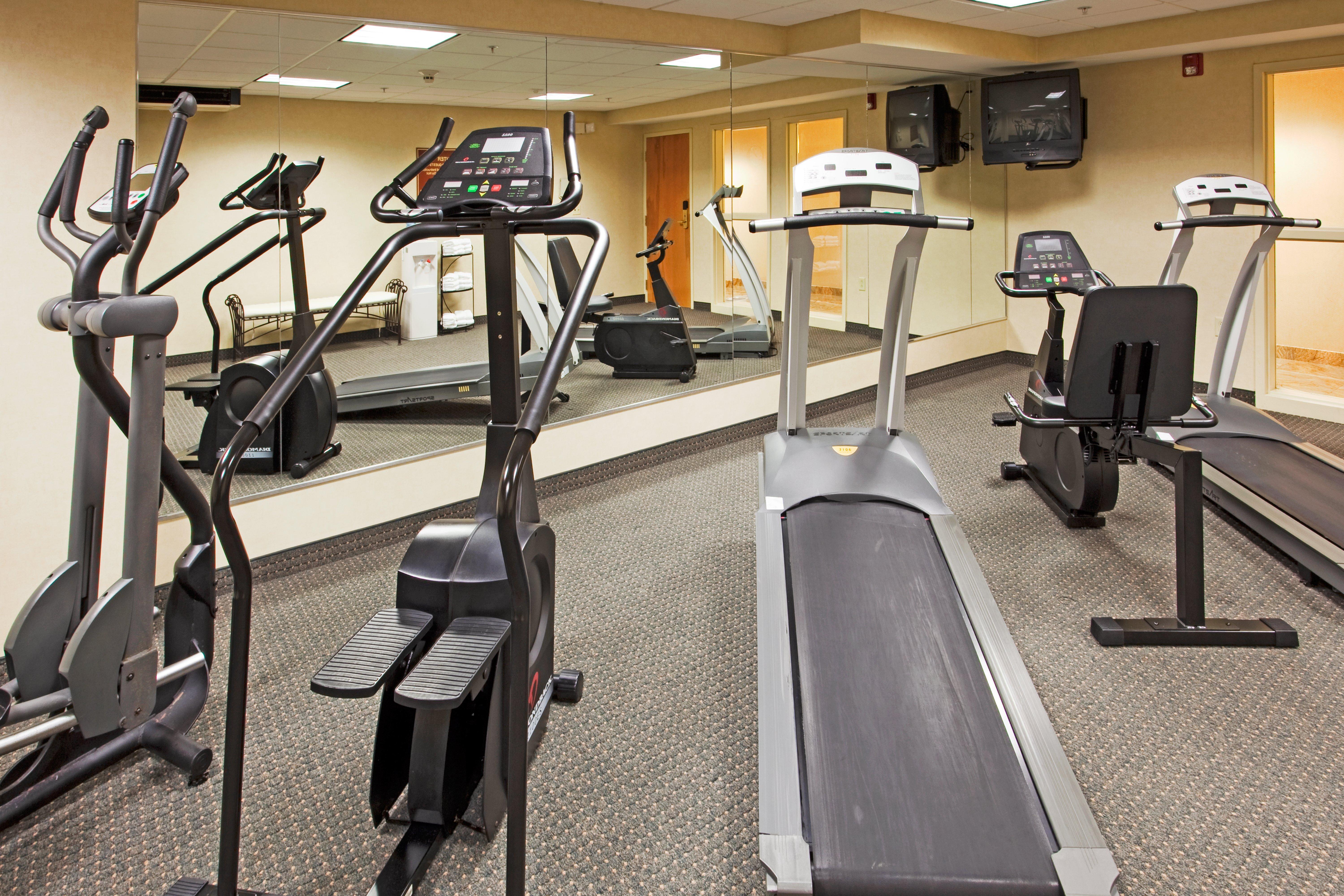Holiday Inn Express Hotel & Suites Boston - Marlboro By Ihg Hudson Exterior photo