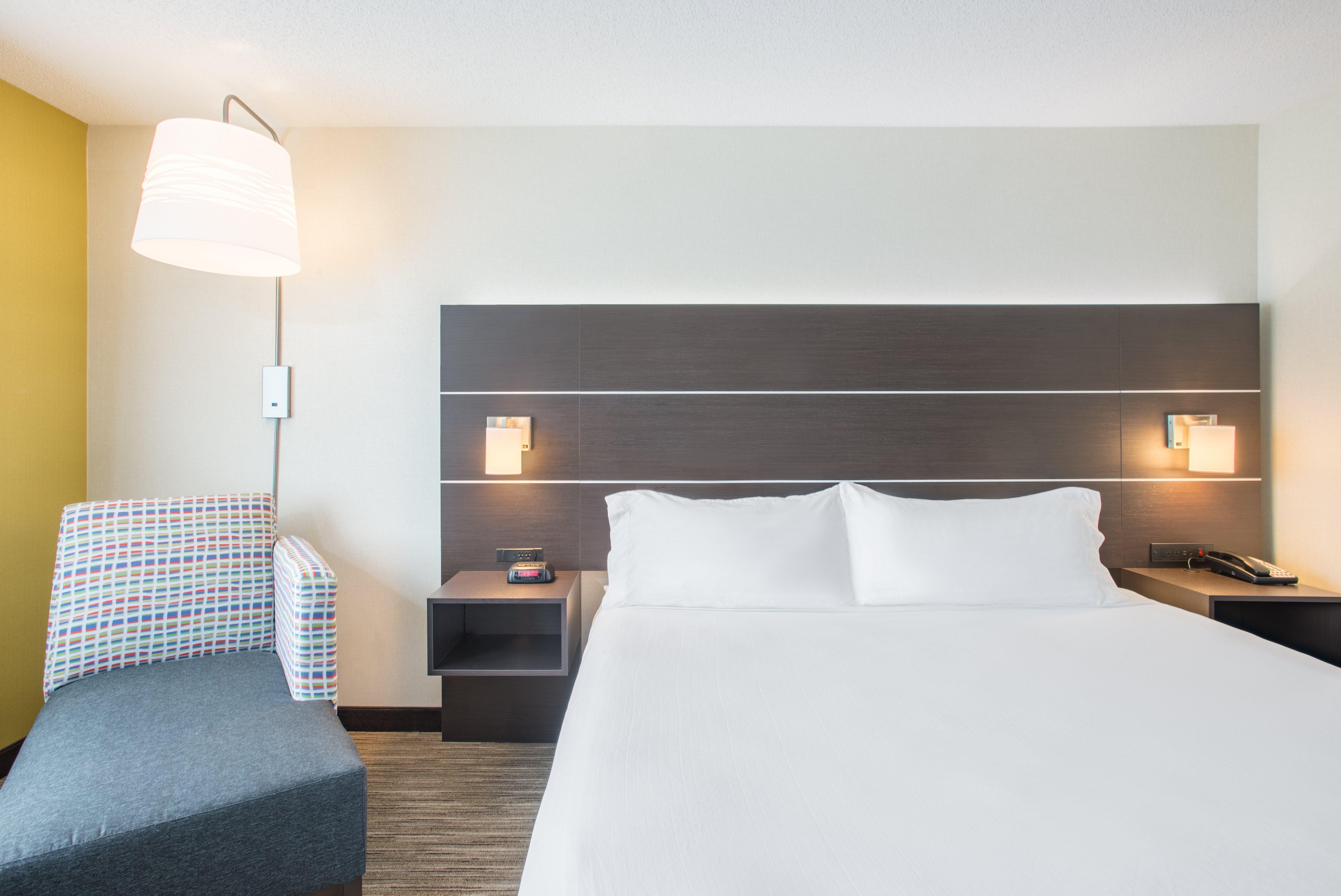 Holiday Inn Express Hotel & Suites Boston - Marlboro By Ihg Hudson Exterior photo