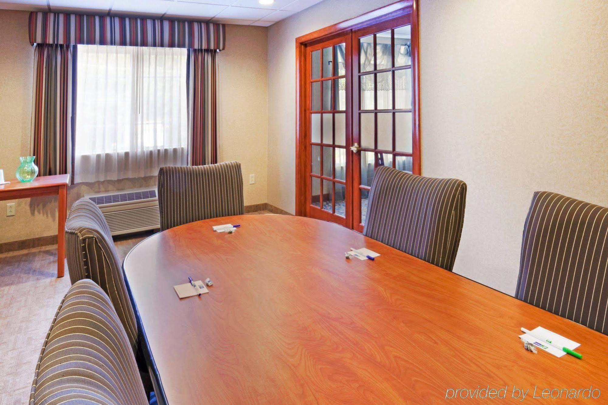 Holiday Inn Express Hotel & Suites Boston - Marlboro By Ihg Hudson Exterior photo