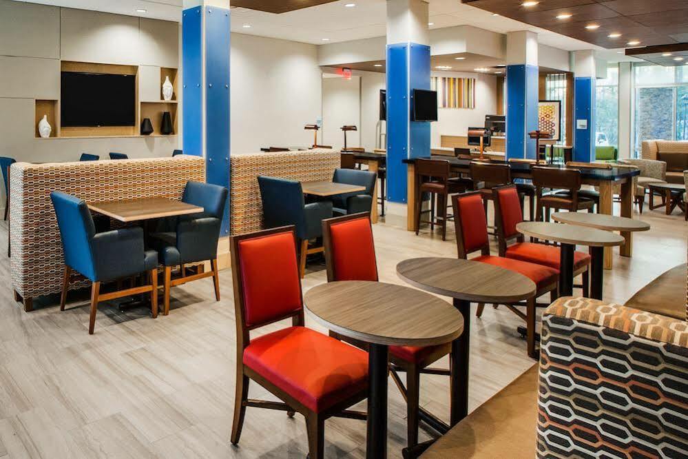 Holiday Inn Express Hotel & Suites Boston - Marlboro By Ihg Hudson Exterior photo